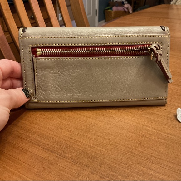 Dooney & Bourke Florentine Light Taupe Wallet - Picture 2 of 9